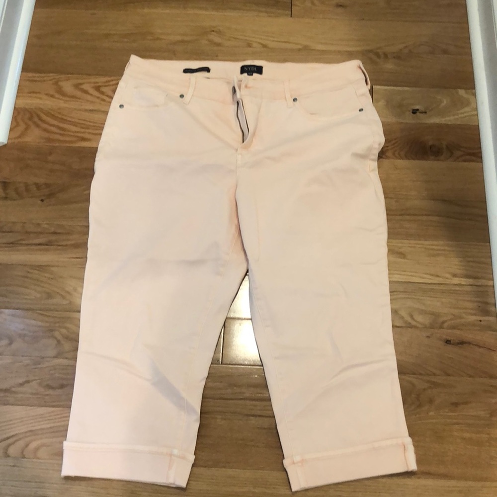 Nydj light pink or peach color cropped